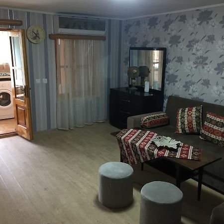 Old Yard Guest House Тбилиси Экстерьер фото