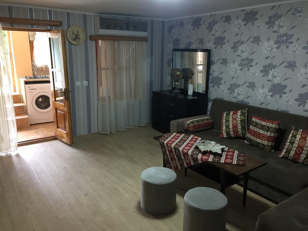 Old Yard Guest House Тбилиси Экстерьер фото