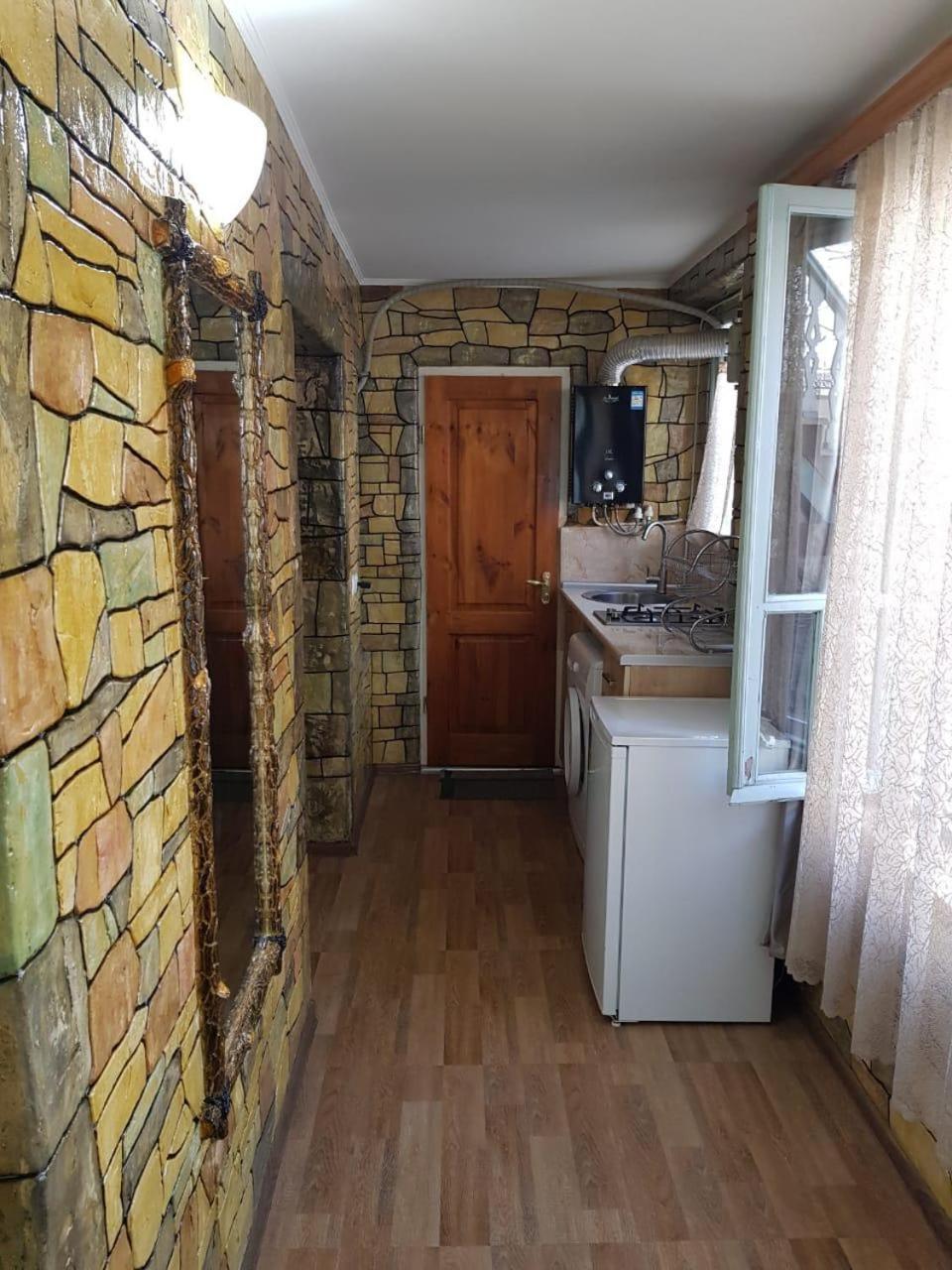 Old Yard Guest House Тбилиси Экстерьер фото